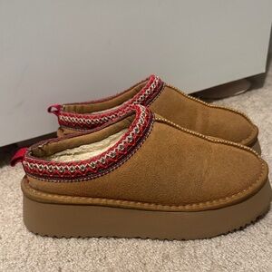 Women's Tan Slip-On Shoes with Red Trim